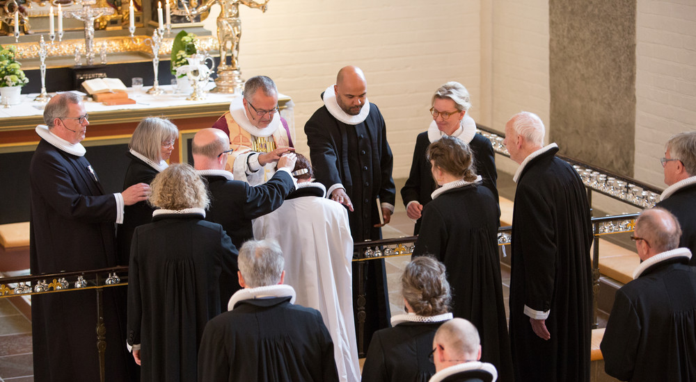 Pastoralseminarierne får færre studerende end tidligere, og det er bekymrende, siger videnscenter bag ny rapport